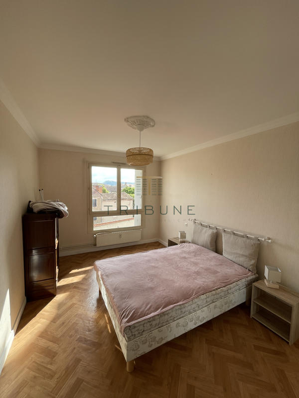 Appartement - 75 m² - 2 pièces