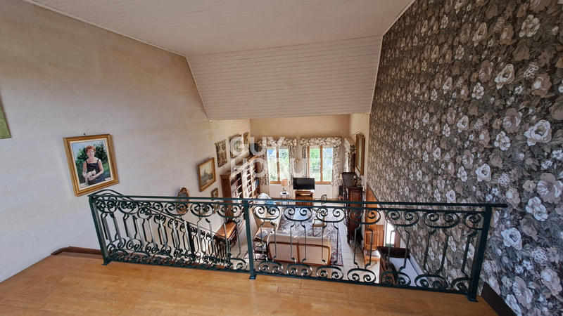 Maison - 210 m² - 8 pièces