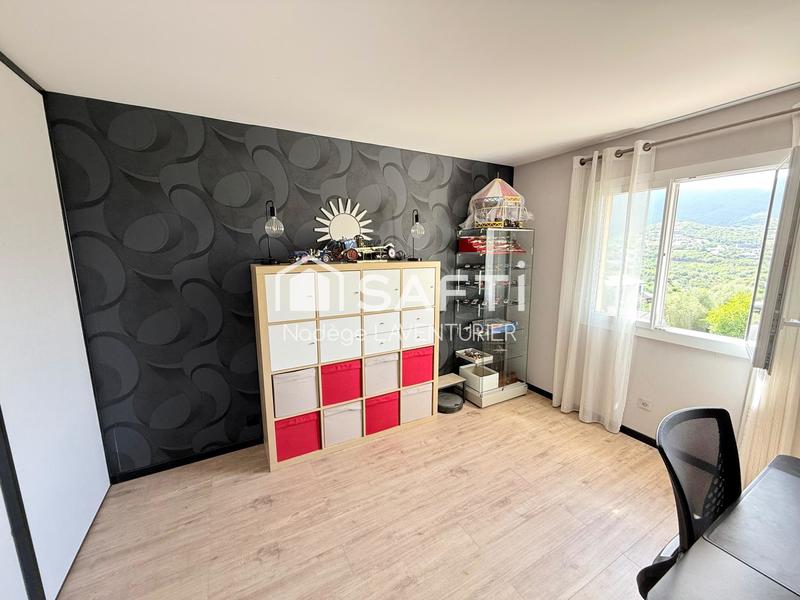 Maison - 181 m² - 8 pièces