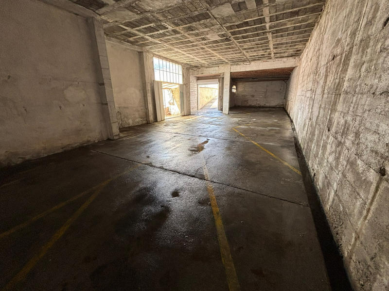 Parking / Garage - 255 m²