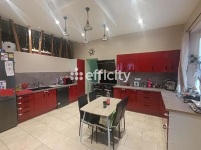 Maison - 233 m² - 6 pièces