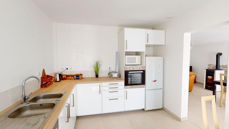 Maison - 212 m² - 9 pièces