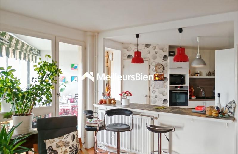 Appartement - 100 m² - 5 pièces