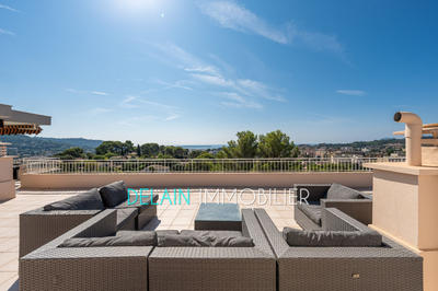 Appartement - 90 m² - 3 pièces