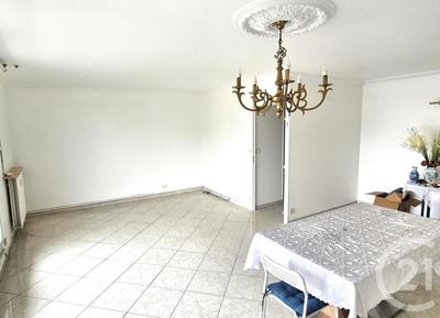 Appartement - 80 m² - 3 pièces