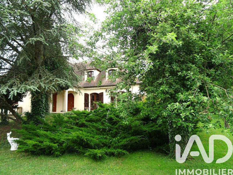 Maison - 205 m² - 9 pièces