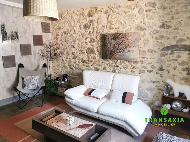 Maison traditionnelle - 306 m² - 16 pièces