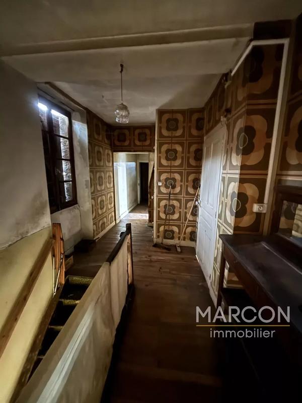 Maison - 149 m² - 8 pièces