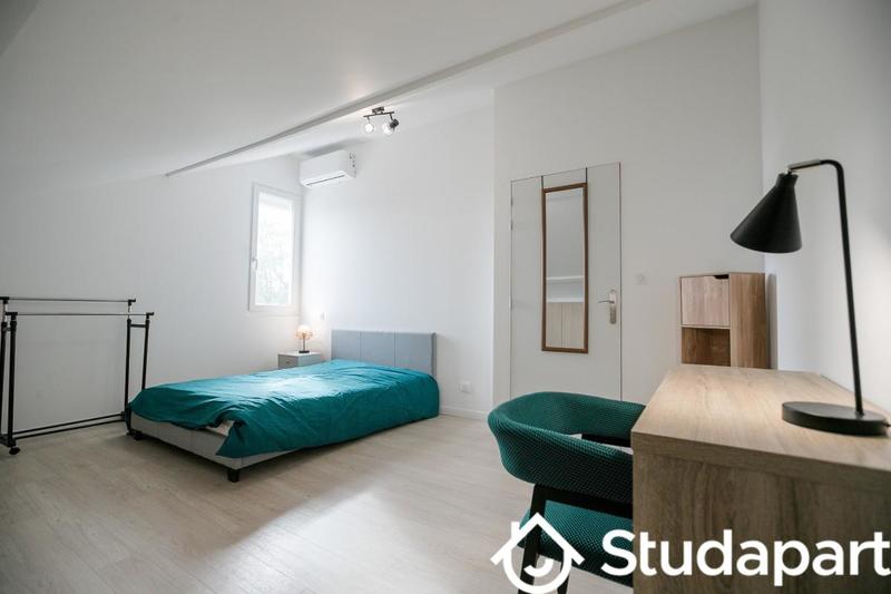 Chambre - 11 m² - 1 pièce