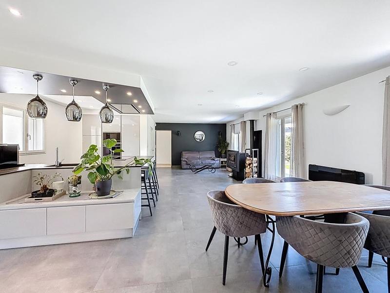 Maison - 194 m² - 6 pièces