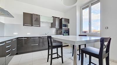 Appartement - 75 m² - 3 pièces