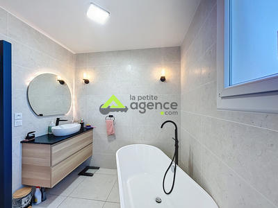 Maison - 105 m² - 4 pièces