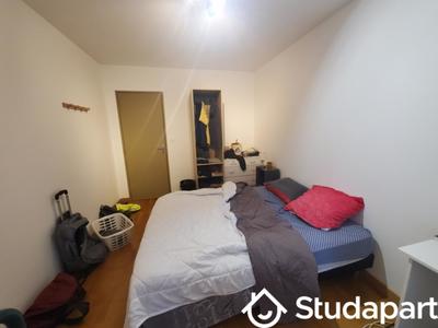 Chambre - 11 m² - 1 pièce