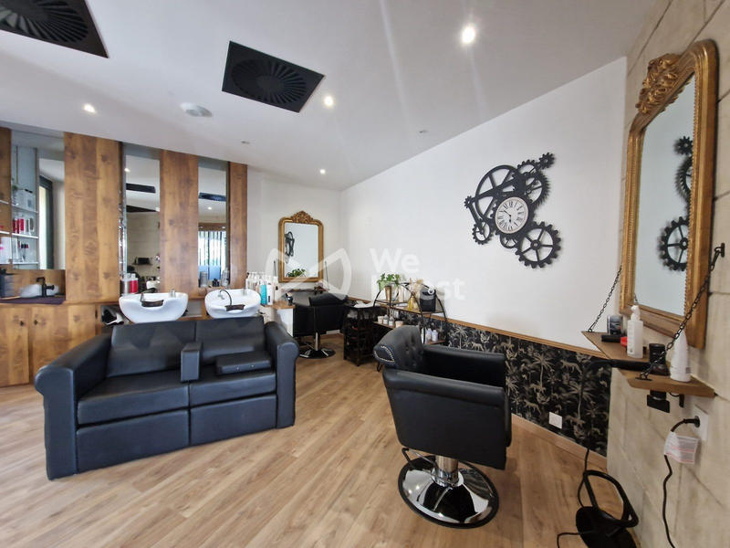 Local commercial - 190 m² - 8 pièces