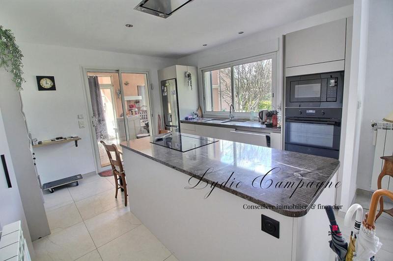 Maison - 177 m² - 7 pièces