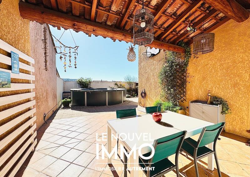 Maison traditionnelle - 90 m² - 4 pièces