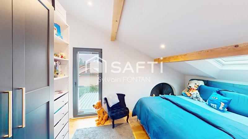 Maison - 200 m² - 7 pièces