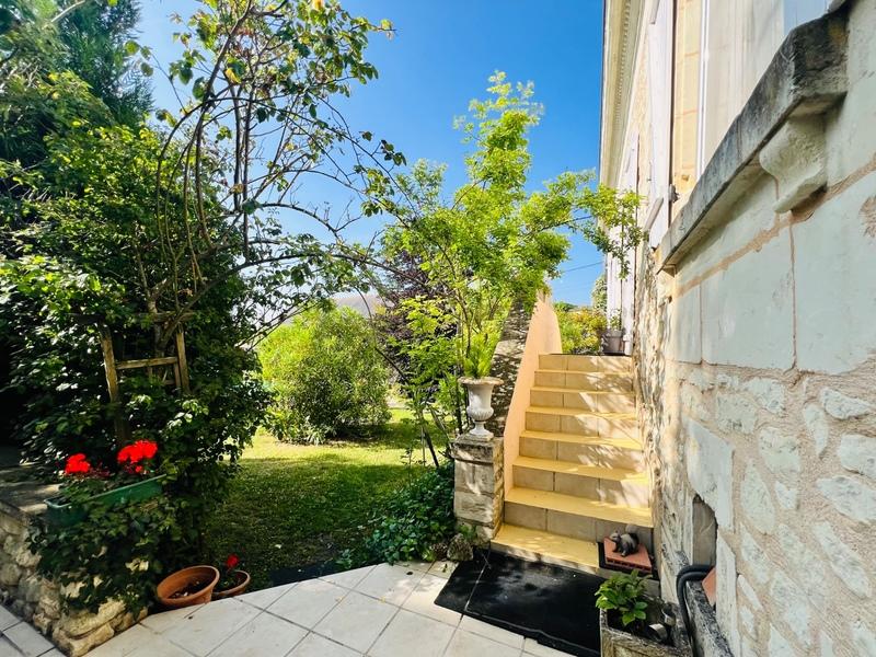 Maison bourgeoise - 260 m² - 8 pièces