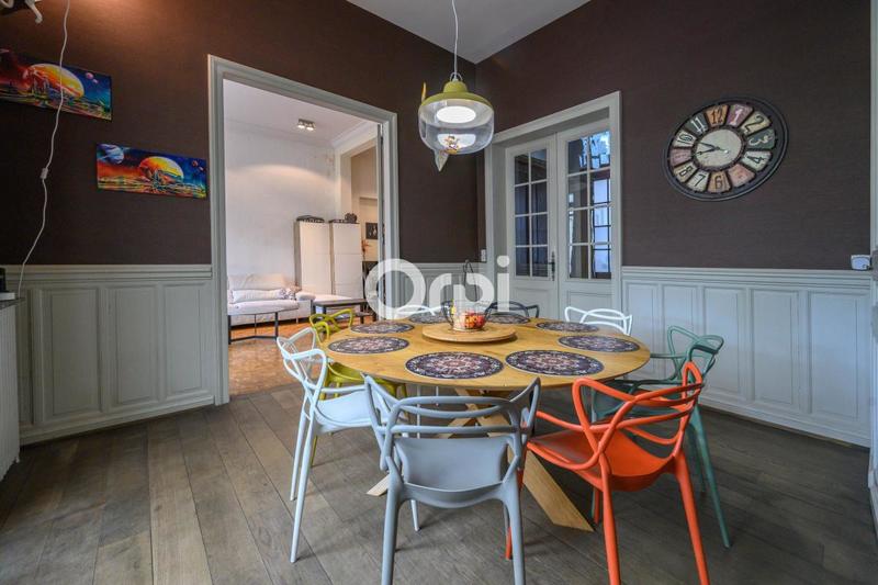 Maison de ville - 466 m² - 11 pièces