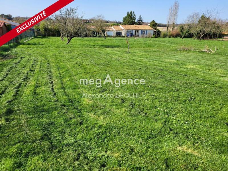Terrain constructible - 1 233 m²