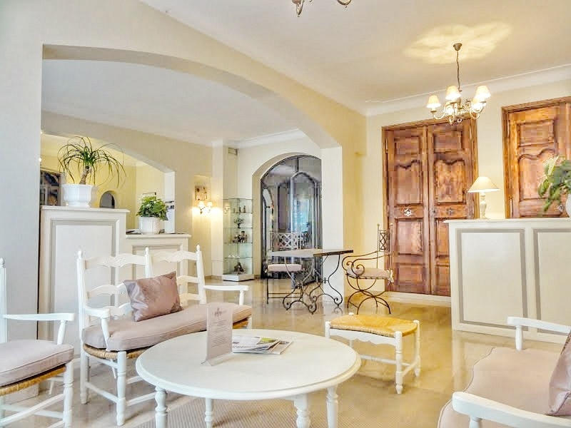 Maison de village - 2 420 m² - 45 pièces