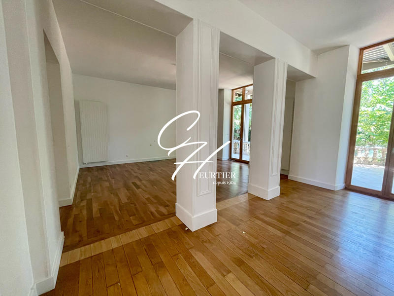 Appartement - 111 m² - 4 pièces