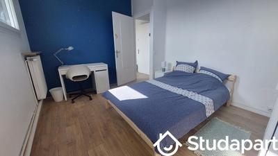 Chambre - 11 m² - 1 pièce