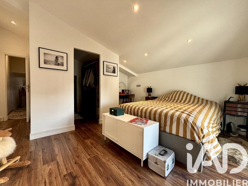 Maison - 216 m² - 8 pièces