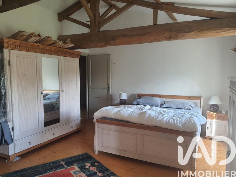 Maison - 202 m² - 6 pièces