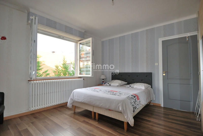 Maison - 195 m² - 6 pièces