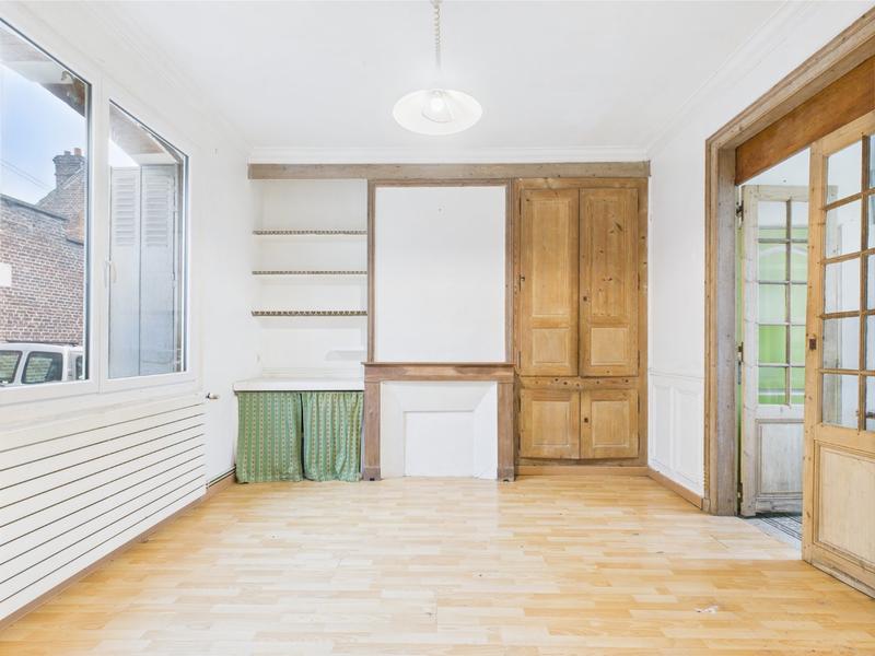 Maison - 180 m² - 8 pièces