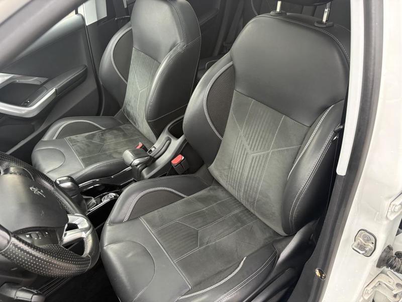 Peugeot 2008 110cv Crossway Bvm5 / Toit Panoramique/ Camera de Recul