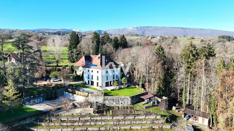 Maison - 600 m² - 10 pièces