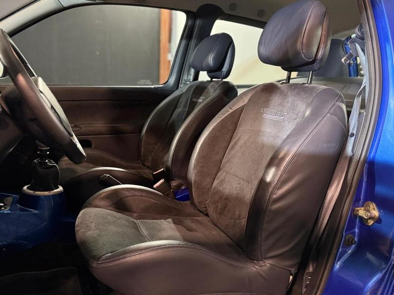 Renault Clio II Phase 2 V6 3.0i 255ch n°18/1309, Régulateur de vitesse, Climatisation, Feux xénons