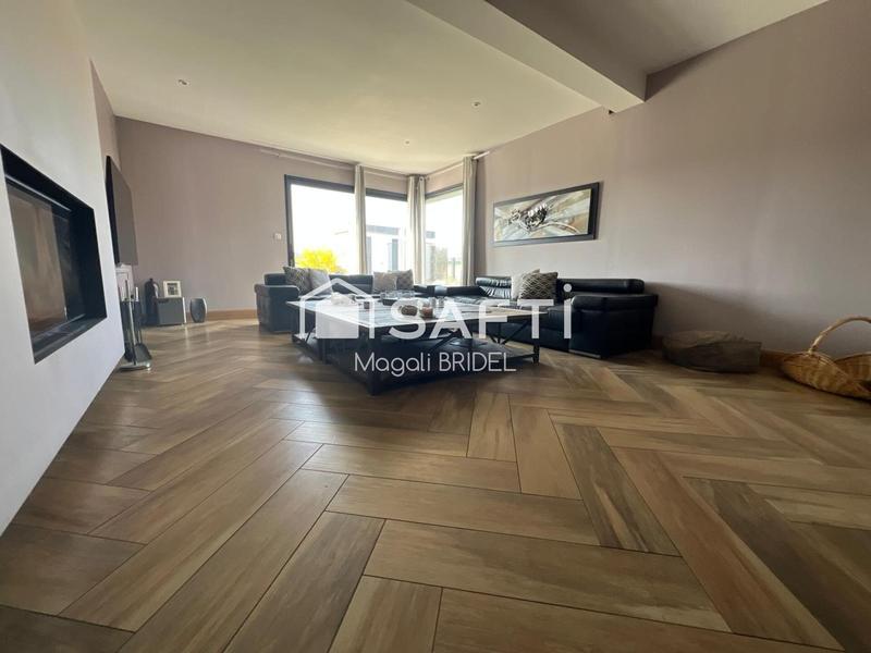 Maison - 263 m² - 10 pièces