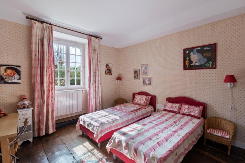 Maison - 650 m² - 14 pièces