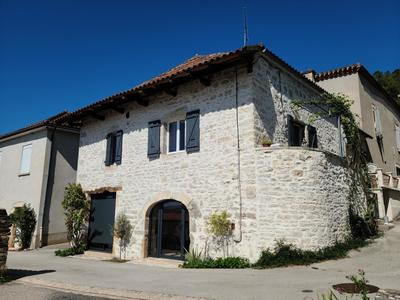 Maison - 104 m² - 6 pièces