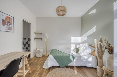 Chambre - 24 m² - 14 pièces