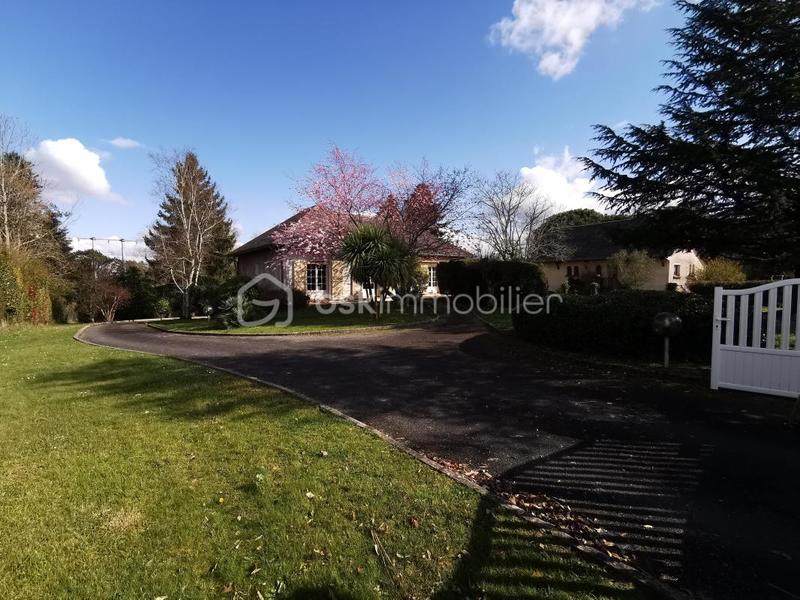 Maison traditionnelle - 162 m² - 5 pièces