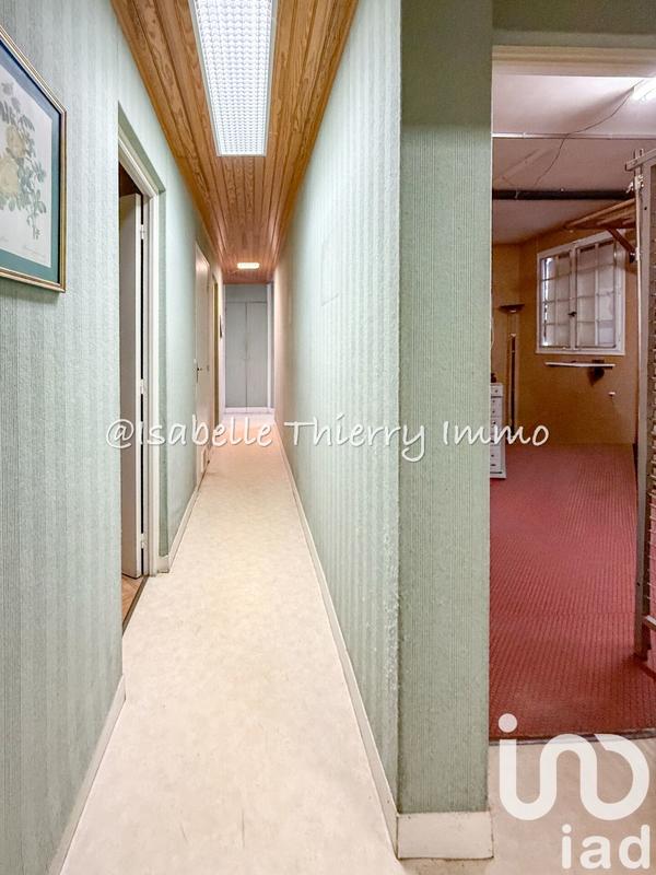 Maison - 182 m² - 9 pièces