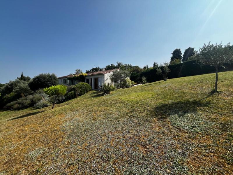 Propriété - 190 m² - 6 pièces