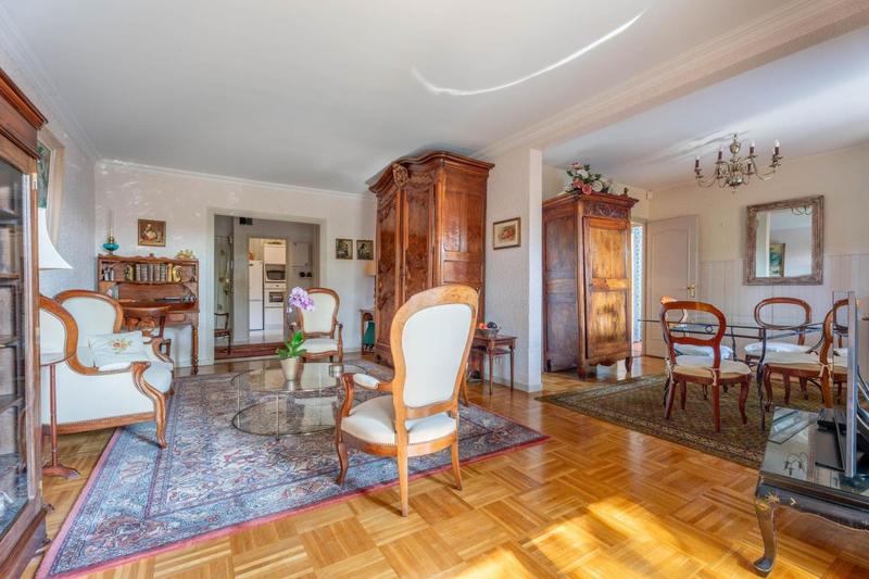 Appartement - 90 m² - 4 pièces