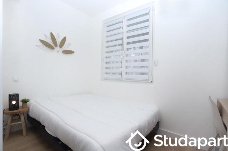 Chambre - 74 m² - 1 pièce