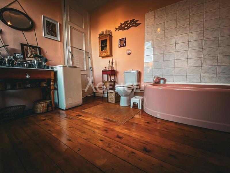 Maison bourgeoise - 242 m² - 8 pièces