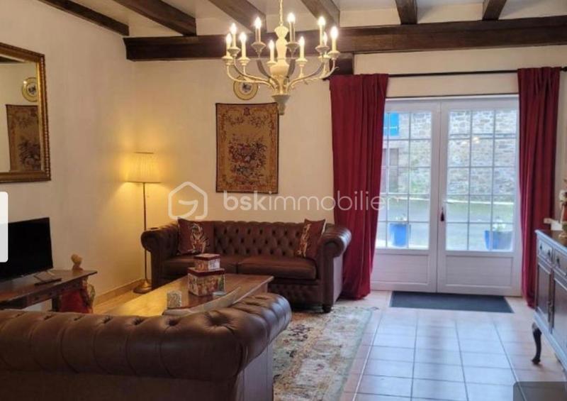 Maison de village - 330 m² - 10 pièces