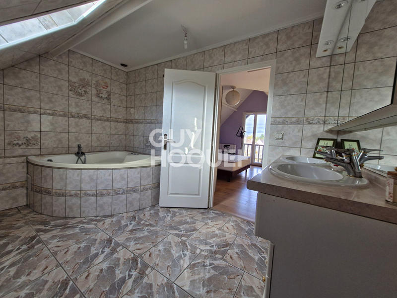 Maison - 127 m² - 6 pièces