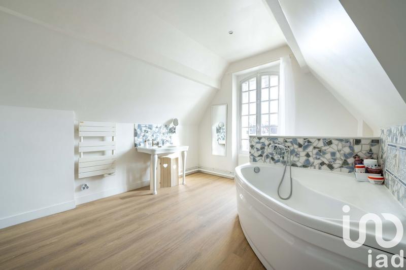 Maison - 140 m² - 6 pièces