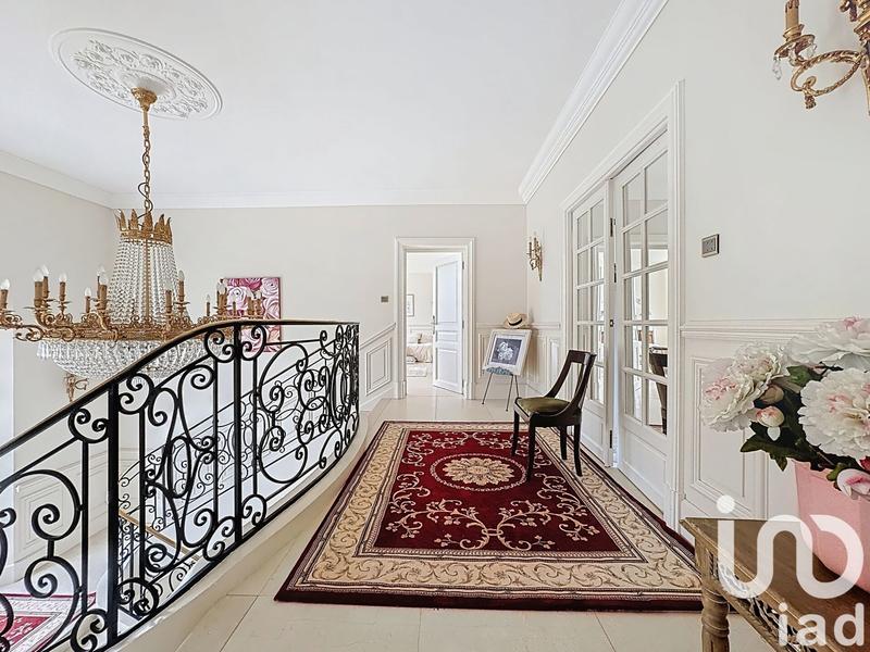 Maison - 283 m² - 9 pièces