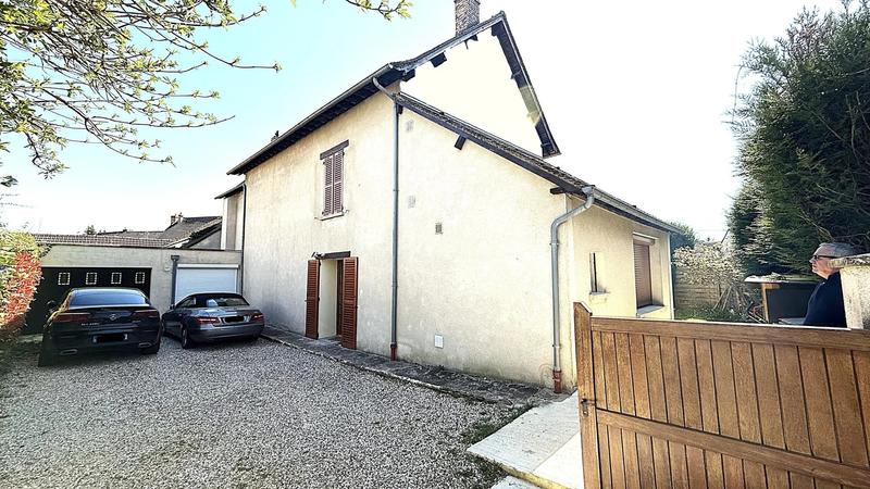Maison - 193 m² - 8 pièces