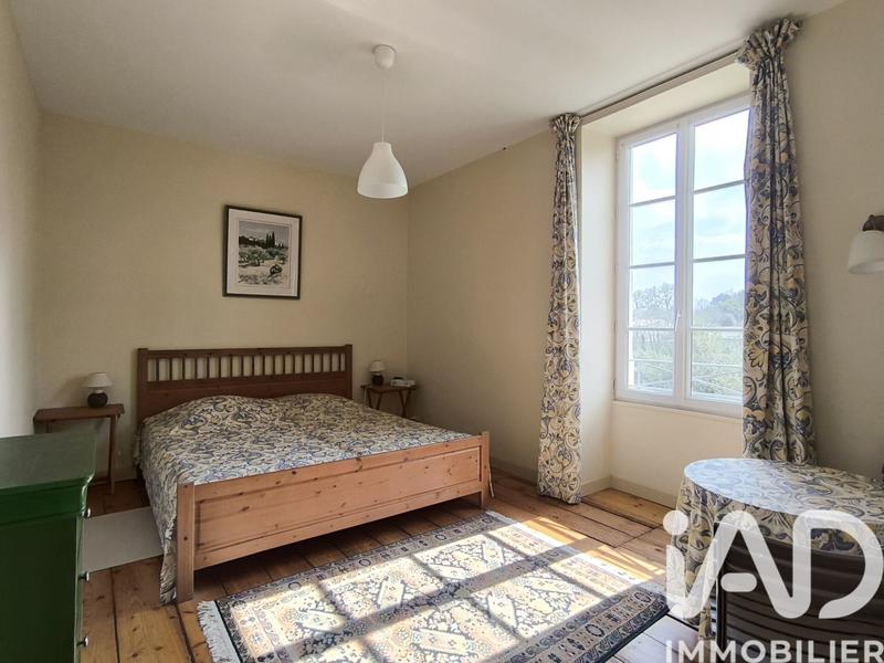 Maison - 232 m² - 10 pièces